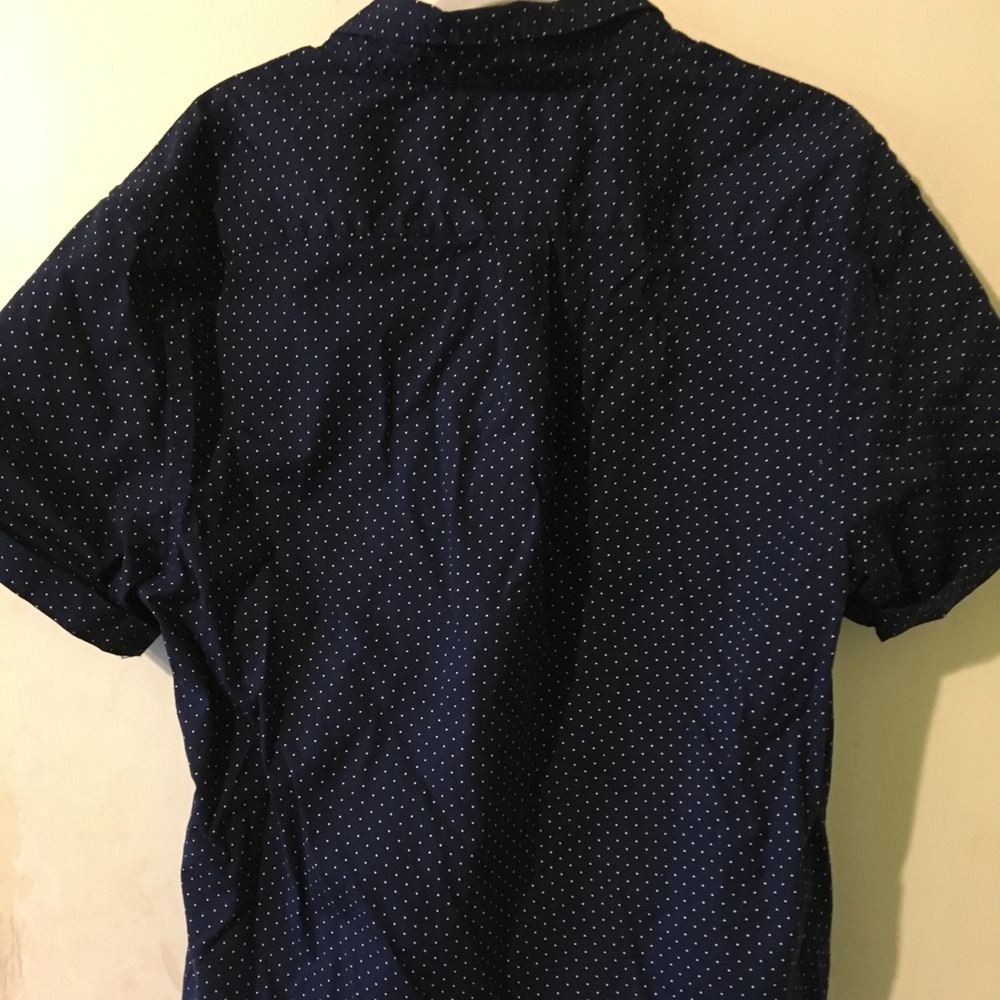 Button down - Picture 2 of 3